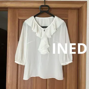 이네드 새상품급 블라우스 고급