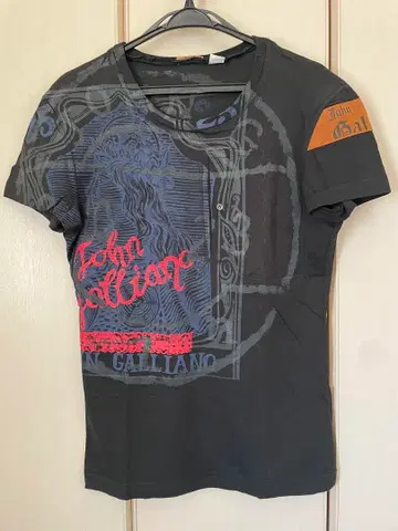 John Galliano 그래픽 티셔츠 블랙