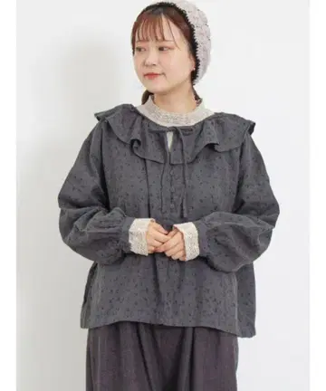 사만사 모스모스 패턴 모듬 프릴 블라우스