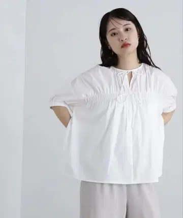 N.natural beauty basic 더블 리본 개더 블라우스 화이트