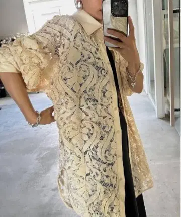 FAKE LEATHER EMBROIDERY SHIRT 아이보리