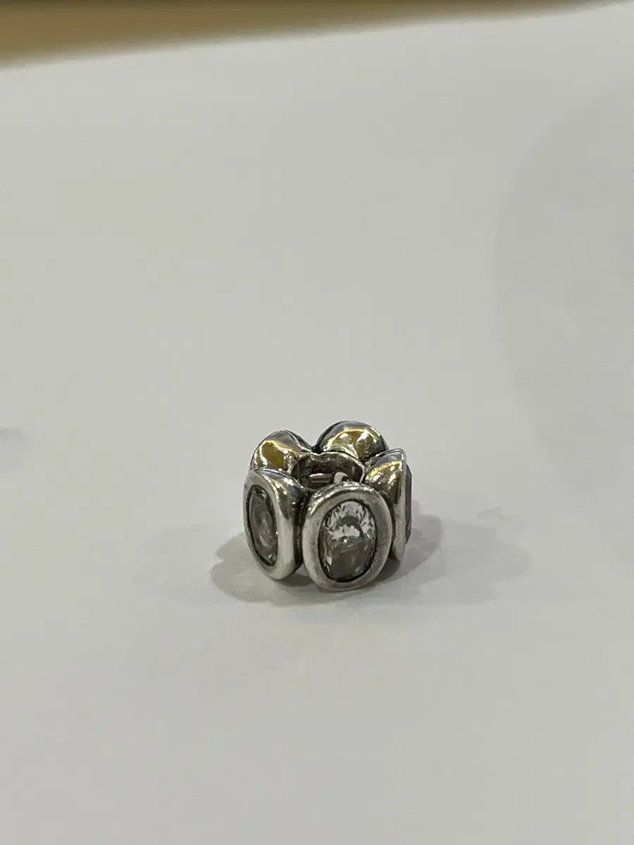 Pandora Oval Light Charm Clear