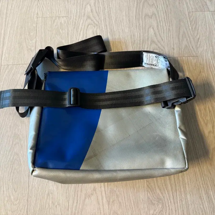 프라이탁 덱스터