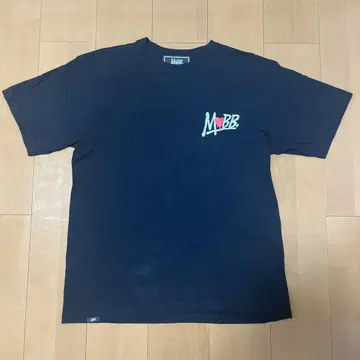블랙 티셔츠 MOBB. 로고