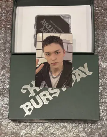 SEVENTEEN 버논 Kit ESCAPE