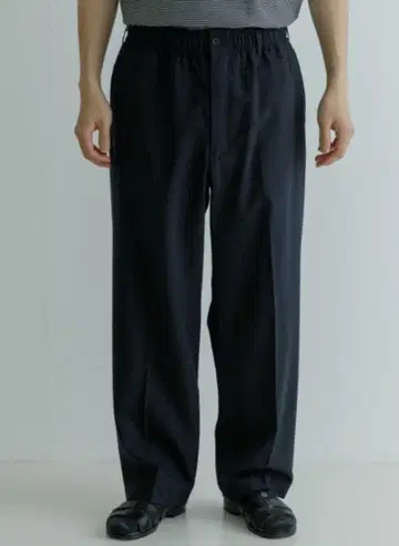 FARAH EASY WIDE TAPERED PANTS 네이비