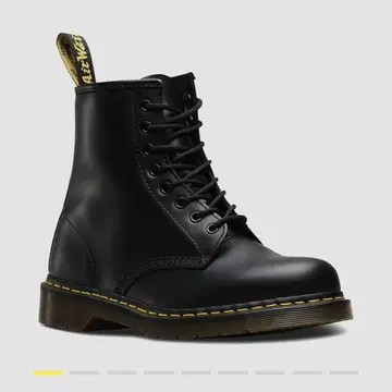Dr.Martens 8홀 부츠