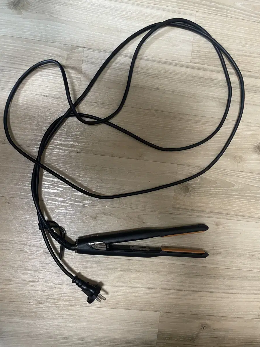 Glampalm hair straightener, almost new condition!