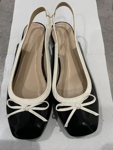 NICE CLAUP 펌프스 샌들