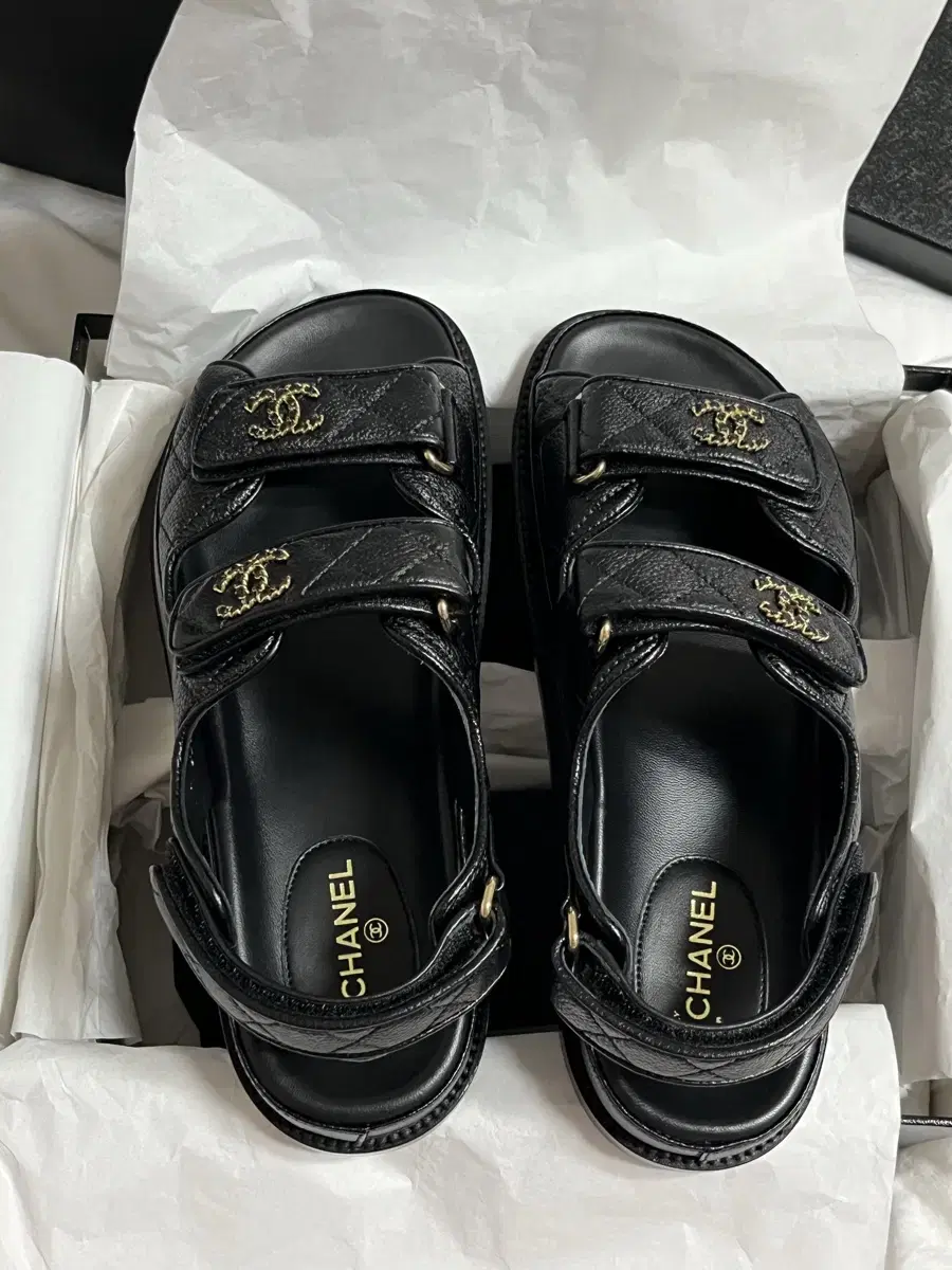 샤넬 벨크로 샌들 39 새상품 비브람밑창 백화점풀박