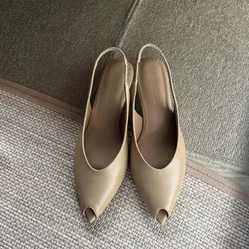 베이지 오픈토 유나이티드 애로우즈