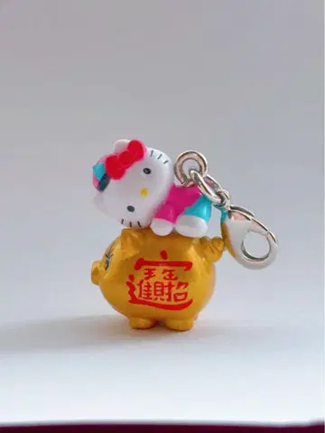 헬로키티 요코하마 차이나타운 금돼지 마스코트
