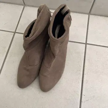 베이지 프린지 숏부츠