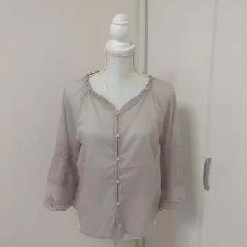 앙 아나더 앙젤라스 얇은 그레이지 레이스 장식 7부 소매 블라우스