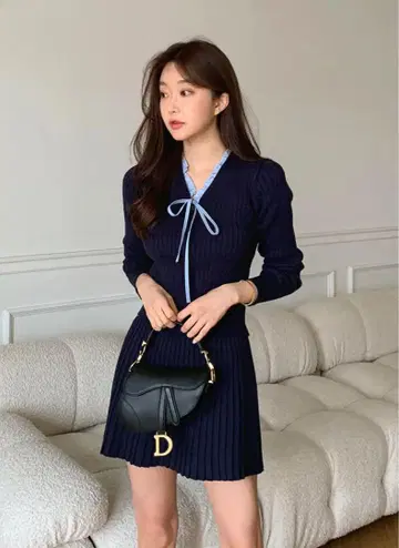 프릴 리본 V 넥 케이블 니트 가디건 & 플리츠 스커트 SET