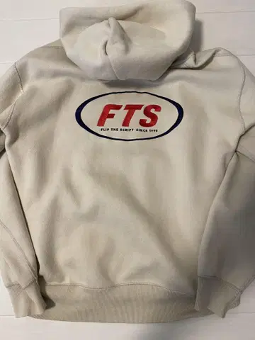 FTS 후드티 크림색 백 프린트
