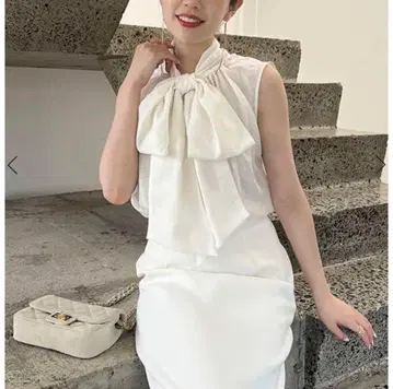 애뉴언스 시어 룩 블라우스 보타이 아이보리