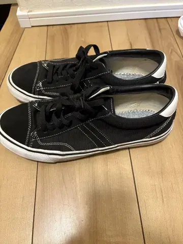 블랙 스웨이드 캔버스 로우 컷 스니커즈