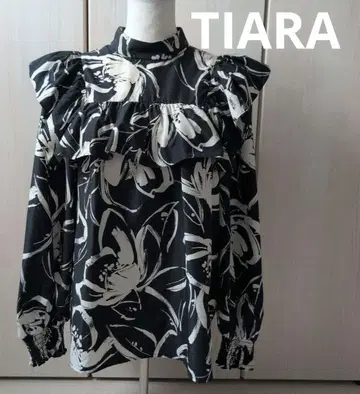 TIARA 티아라 모노 플라워 프린트 프릴 블라우스 F 사이즈