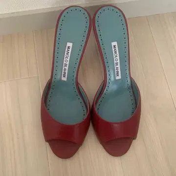 마놀로 블라닉 샌들