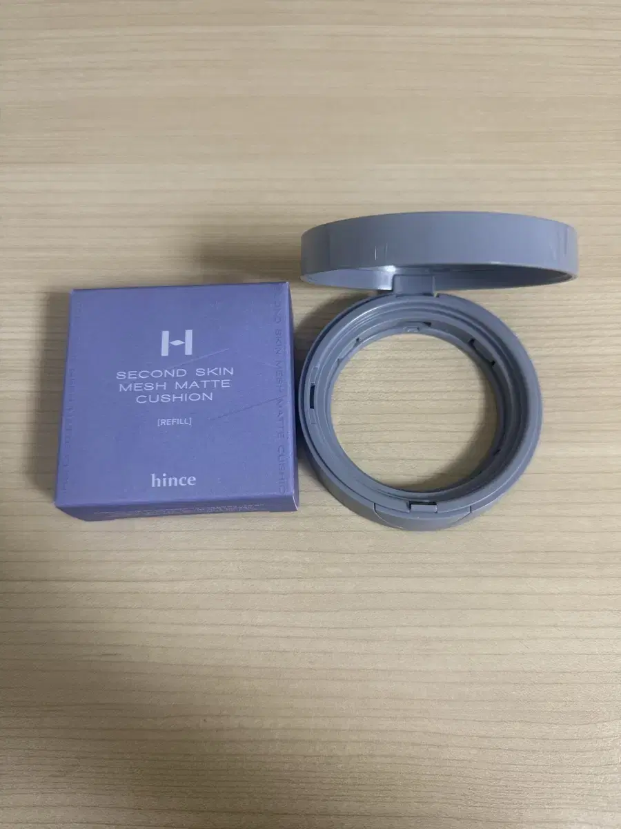 (No. 17) Hince Second Skin Mesh Matte Cushion Refill + Main Product Case