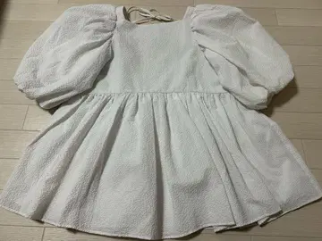 미라 오웬 백 리본 벌룬 슬리브 튜닉