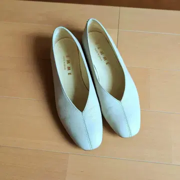 레메 V컷 플랫 슈즈
