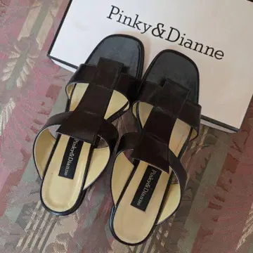 Pinky&Dianne 블랙 샌들 미들 힐