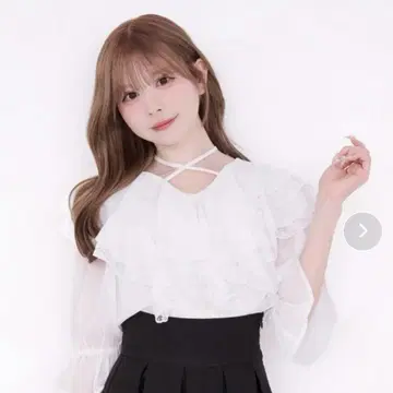 아프레 주르 레이스 프릴 블라우스