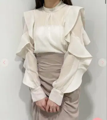 코코딜 오간자 프릴 블라우스