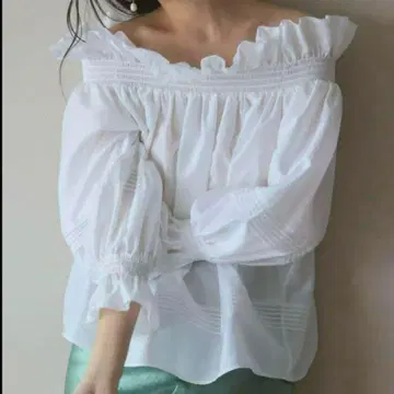 프레이 아이디 스모킹 오프숄더 블라우스 프릴