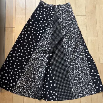 새상품급 UNITED ARROWS 플레어 스커트 38 롱 스커트