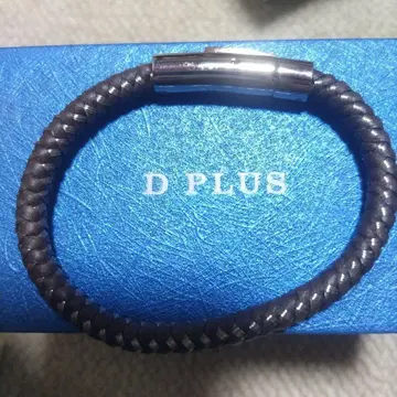 D PLUS 다크 브라운 가죽 팔찌