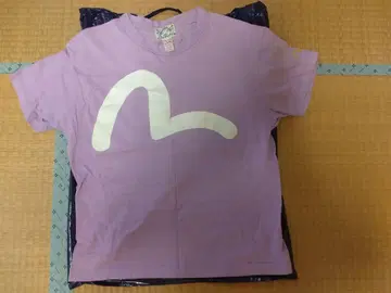 Evisu 연보라색 티셔츠, 사이즈 38.