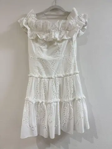 자라 오프숄더 화이트 프릴 미니 원피스 M