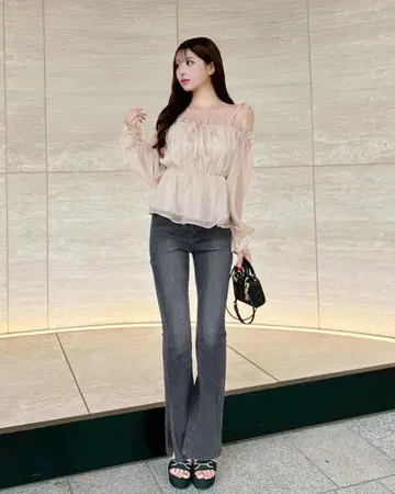 Cheri mi 셰리미 슬림 레그 스트레치 플레어 데님 팬츠