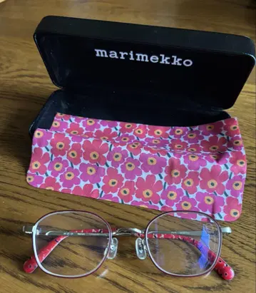 마리메꼬 marimekko 레이디 안경 실버 와인 레드