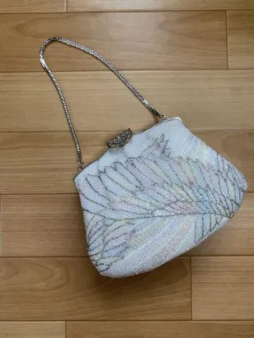 비즈 자수 화이트 파티 백