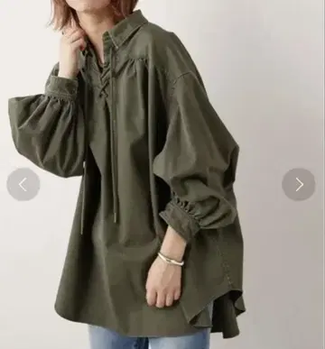 CIAOPANIC TYPY 레이스업 볼륨 슬리브 블라우스 카키