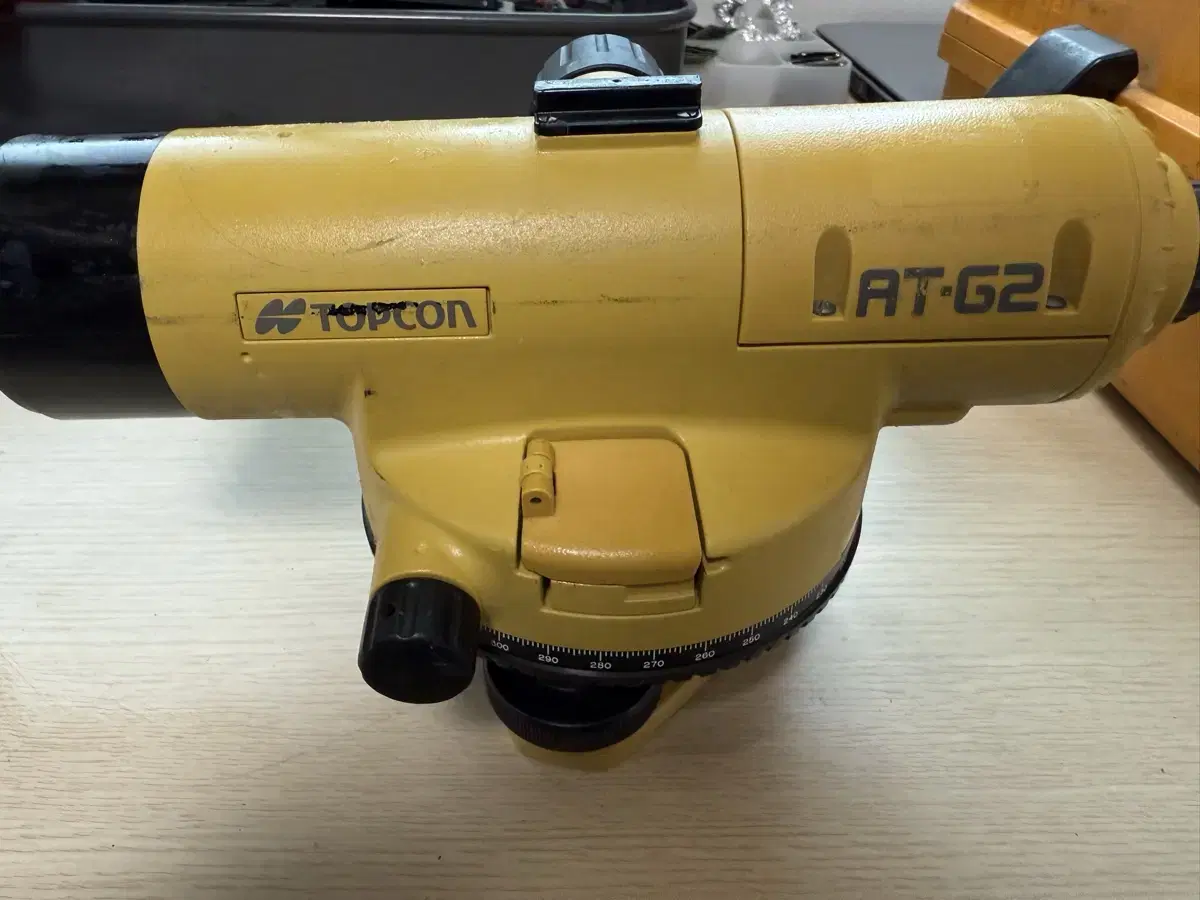 TOPCON AT-G2 automatic level instrument