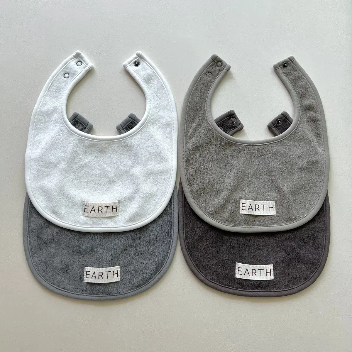 [New] Earth Bib White, Khaki, Charcoal, Brown