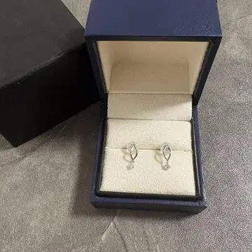 Vendome Aoyama 플라티나 다이아몬드 귀걸이