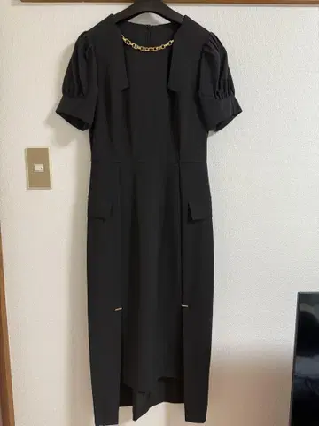 블랙 반팔 무릎 기장 원피스 36