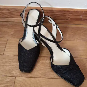 블랙 글리터 스트랩 샌들 미들 힐 마리 팜 일본제
