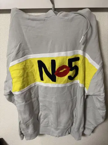 Nissy Entertainment NO5 후드티 그레이