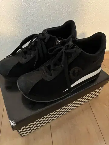 노네임 NONAME 스니커즈 블랙 검정 23.5cm 37 사이즈 새상품급