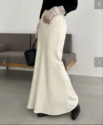 카프리 슈레 마쥬 바이어스 새틴 스커트