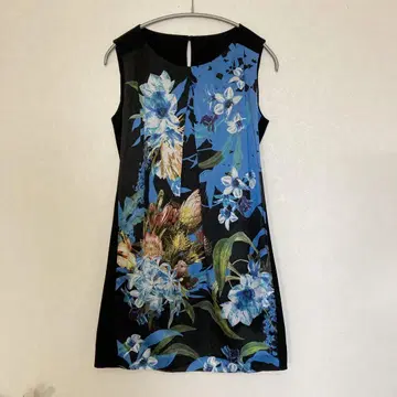 DAMA collection 플라워 프린트 슬리브리스 튜닉 실크