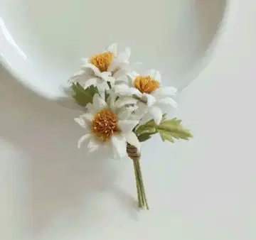 염색 천 꽃 * 멋진 마가렛 코사지