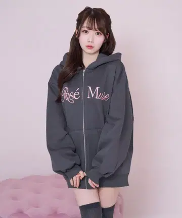 로제 뮤즈 3D 로고 지퍼 후드 집업